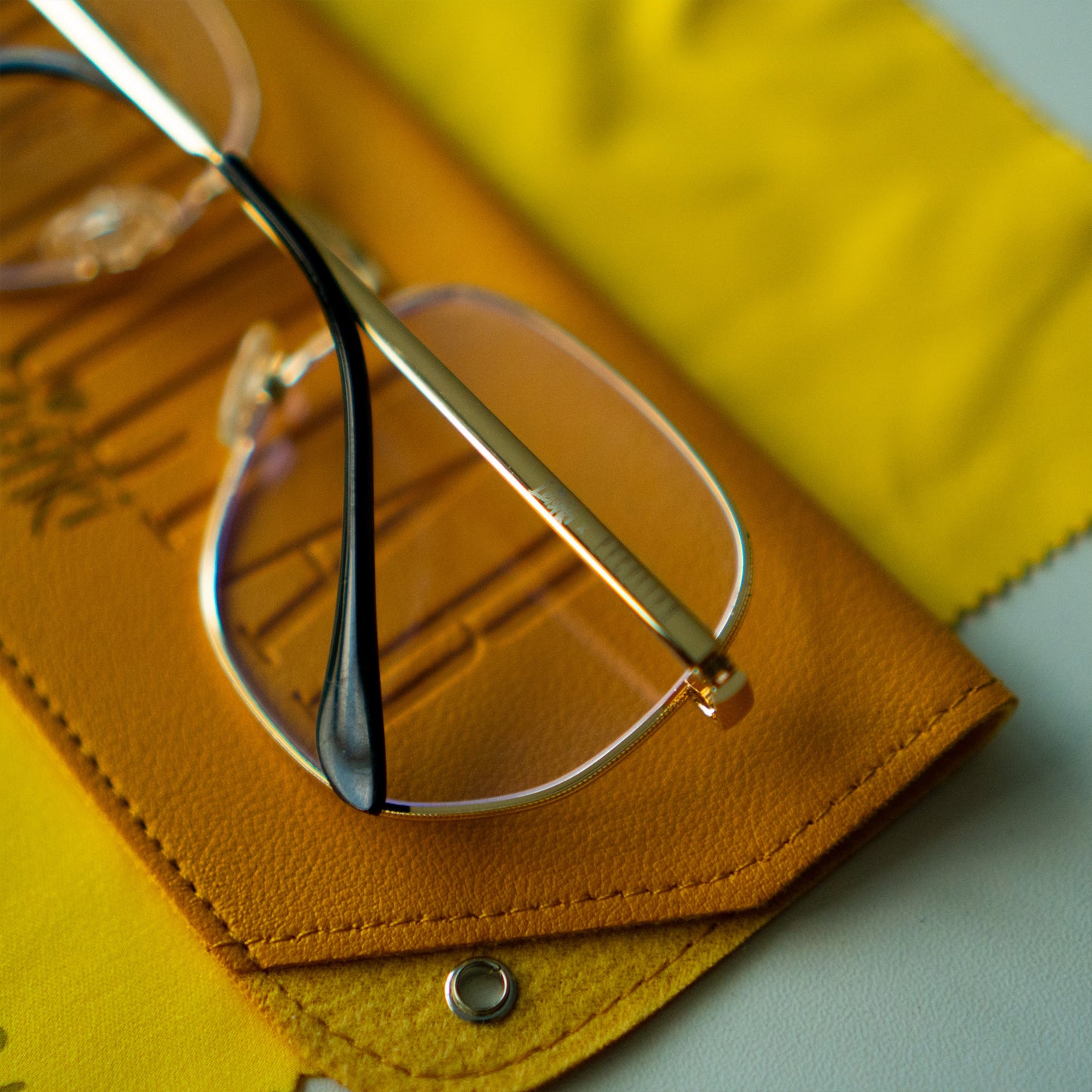 Peculiar x Leishki Eyewear Collection Frame Anti Radiation Glasses Anti Radiation Eyeglass Woman Men